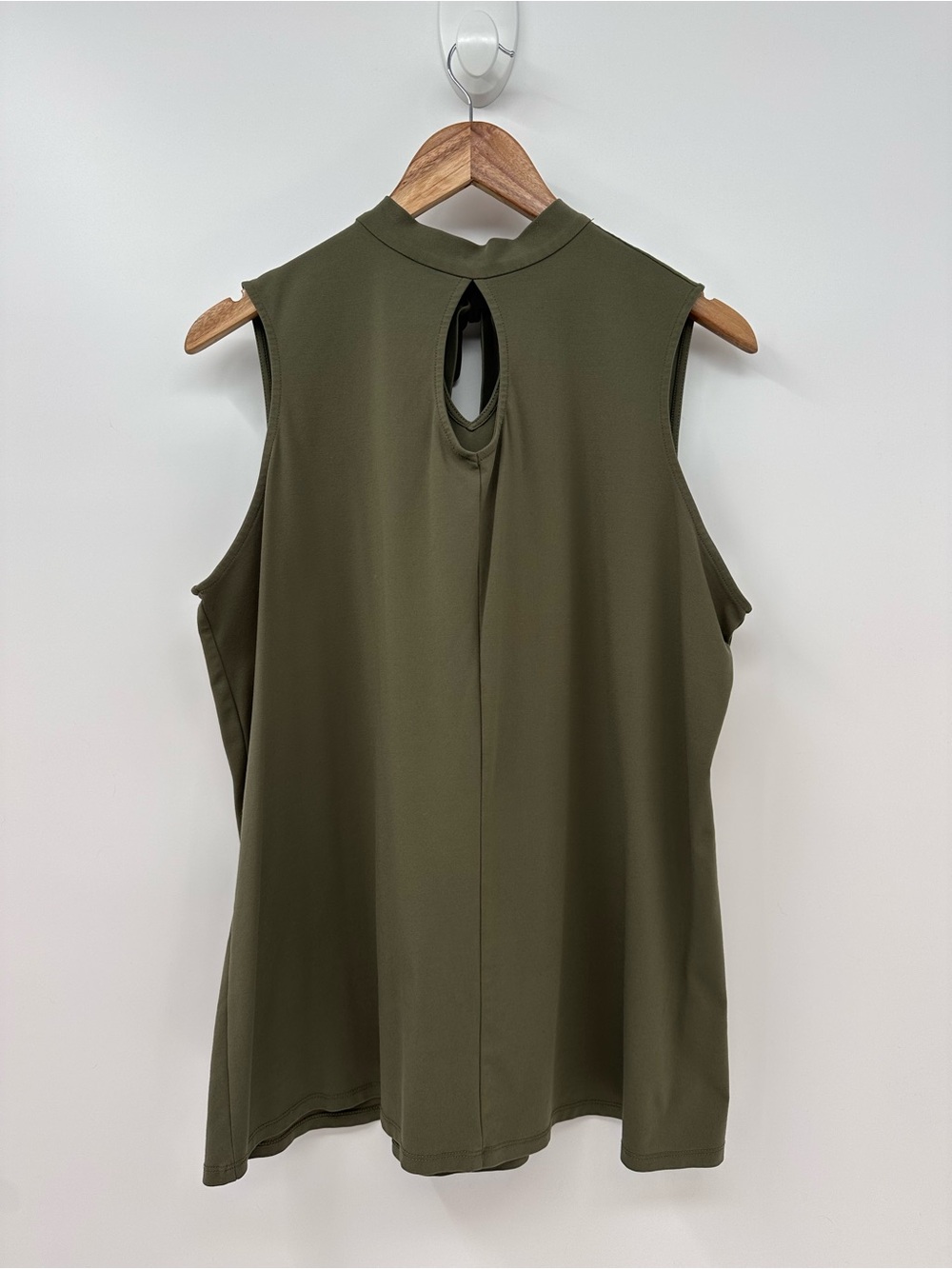 Du Jour Sage Green Tie Neck Keyhole Top Size XL